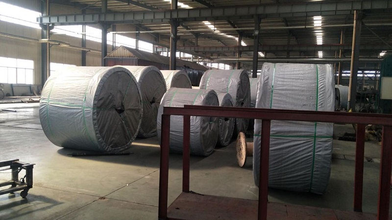 Magna Batch de Ferro Funiculus TRADUCTOR Belts exportata ad Senegalia ut Support Mining Material Transportation