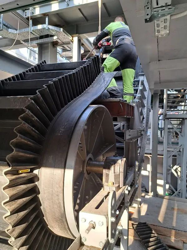 Steep Incline Conveyor Belt